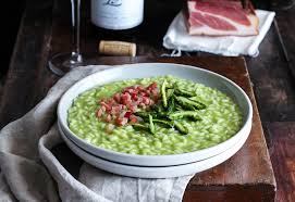 Preparazione risotto asparagi e speck 1 mondate gli asparagi, facendo attenzione a lavarli accuratamente per eliminare tutta la terra. Risotto Asparagi E Speck Alto Adige Igp Licia Sangermano