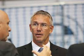 Hull plump for Adkins after Slutsky exit