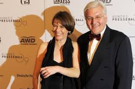 Er hat nur ein problem: Spd Fraktionschef Steinmeier Spendet Ehefrau Niere Politik Schwarzwalder Bote