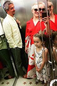 Исакова долго старалась справиться с горем, и в том числе поэтому вторую беременность и рождение малышки варвары семья не афишировала. Darya Moroz Rassekretila Imya Docheri Viktorii Isakovoj Kotoruyu Aktrisa Skryvala Neskolko Let Vokrug Tv