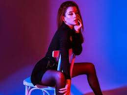 Heatherclowes (21 YO woman) XXX hot live cam sex show - Chat and webcam  sex with Heatherclowes