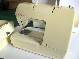 Autres utilisateurs de la catégorie machine a coudre singer starlet 495 recherchent souvent: Machines A Coudre Surjeteuses Loisirs Creatifs Rheostat Machine A Coudre Singer Starlet Neuve