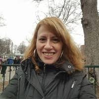 Lora Beck's Instagram, Twitter & Facebook