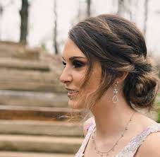 Debi Barlow's Instagram, Twitter & Facebook