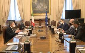 Ecco i nodi da sciogliere su squadra, programma e durata il premier incaricato dovrebbe sottoporre ai gruppi prima una piattaforma programmatica sulla quale. Governo Draghi Le Consultazioni Di Oggi News