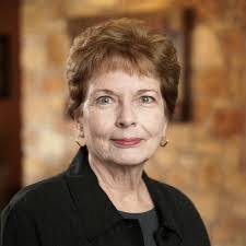 Carolyn Munn's Instagram, Twitter & Facebook