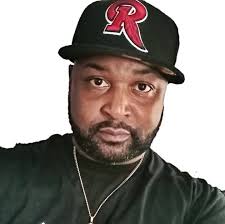 Save this and share it with a beginner barber. 💈This tool is called a  “Fade Compass”🔥