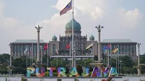 The lockdown will take place from malaysia recorded 8,290 new coronavirus cases on friday, its fourth straight day of record infections. Corona Menggila Malaysia Full Lockdown Nasional Besok