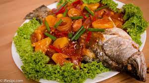 Ikan bawal dilumur garam dan kunyit dan digoreng. Siakap Sweet Sour Ala Thai Special Youtube