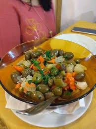Olive oil is used as a food condiment, an ingredient in salad dressings, and for sautéing. L Antipasto Di Olive Di Nino A Catania Picture Of Trattoria Casalinga Sicily Tripadvisor