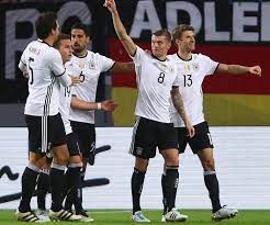 Germany 3 Czech Rep 0 Joachim Low S Men Ease To Victory Thanks To Thomas Muller And Toni Kroos Toni Kroos Thomas Muller Germany