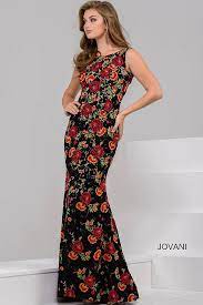Accessorize with light jewelry and attitude, and you are all set for the night. Top 5 Dresses To Wear At Your Next Dinner Party