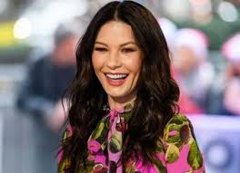 Jul 17, 2020 · july 17, 2020 3:57pm edt. Catherine Zeta Jones Establishes Makeup Range With Kf Beauty Celebrity Group