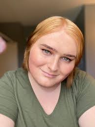 Emily Saxton's Instagram, Twitter & Facebook