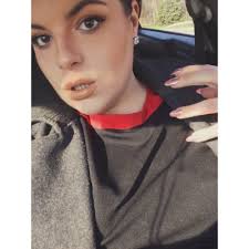 Holly Bickel's Instagram, Twitter & Facebook