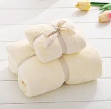 Towels that weigh more than 600 gsm are often considered luxury products. 2pcs Luxury Bath Towel Cream