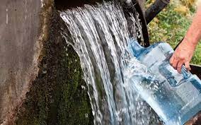 Secara filosofis, menjadi mata air berarti membawa manfaat dan kebermanfaatan untuk masyarakat, bangsa. Pernah Nampak Orang Kumpul Air Dari Tepi Bukit Bolehkah Minum Terus Free Malaysia Today Fmt