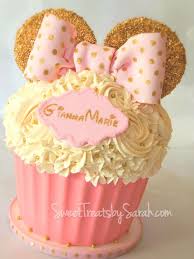 Minnie mouse is a staple in our household, and our daughters' second birthday party was all about a less is more approach to the party. Sweet Treats By Sarah Gold And Pink Minnie Mouse Birthday Treats