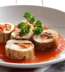 Ballotines De Poulet Et Sauce Au Poivron Rouge Poulet Farci Ballotine De Poulet Escalope De Poulet Farcie