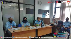 Bachelor's degrees and master's degree offered. Rapat Persiapan Skb Cpns Tahun 2019 Dan Seleksi Lanjutan Penerimaan Catar Poltekip Dan Poltekim Tahun 2020 Multimedia Center Provinsi Kalimantan Tengah