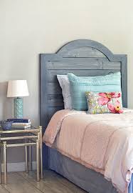 One of the things that i had told my seven year old i would do this summer was redecorate the guest room so that she could have her own room. 13 Best Diy Farmhouse Headboard Ideas