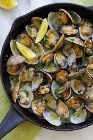 Epingle Par Nicole Brunner Sur La Fiancee Du Pirate Homard Recette Beurre A L Ail Palourdes