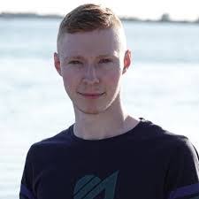 Dennis Holst's Instagram, Twitter & Facebook