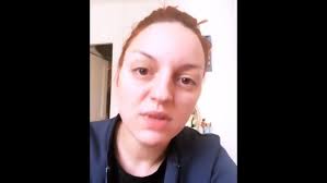 Arthur est monté sur la scène pour la demander en mariage. Il Se Faisait Tuer Devant Mes Yeux L Humoriste Laura Calu Revient Sur L Agression De Son Ami