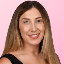 Deborah Bellis's Instagram, Twitter & Facebook