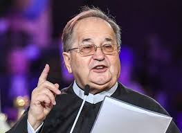 I wciąż pracuję na swe zbawienie pompując rentę w jego kieszenie. Imperium W Toruniu Czlowiek Rydzyka Nie Wytrzymal Zdradza Cala Prawde Super Express Wiadomosci Polityka Sport