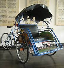 Seni Budaya Becak Alat Transportasi Tradisional Tenaga Manusia
