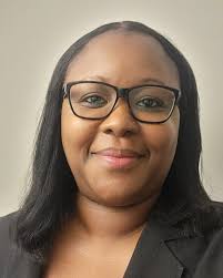 Leah Long's Instagram, Twitter & Facebook