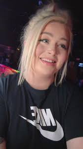 Noelle Hood's Instagram, Twitter & Facebook