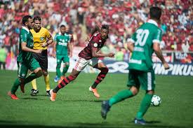 Depois de vencer o goiás como visitante, o flamengo viaja para brasília nesta terça, onde inicia a subindo aos 52 pontos, o flamengo é, agora, o quarto colocado do brasileirão, com cinco ponto a. Goias E Flamengo Se Enfrentam De Enfrentam De Olho Na Tabela Jornal De Uberaba