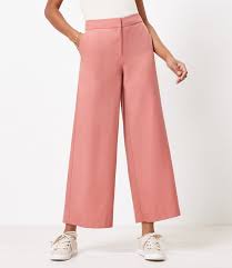 If you were wondering how to style them, well let me tell you something. Wide Leg Crop Pants Loft