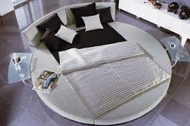 7 mm spessore del materiale: Http Www Giwamaterassi It Letti Rotondi C333 Html I Letti Rotondi Donano Un Tocco Di Romanticismo Alla Vostra Came Letti Rotondi Letto Tondo Camera Da Letto