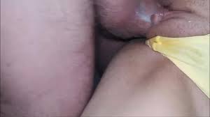 Ele me deixa com a calcinha melada de porra e a buceta gozada - XNXX.COM