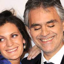 The opera singer was diagnosed with congenital glaucoma as a kid and in fact, it is partly due to an underlying illness. Andrea Bocelli Er Ist Wieder Vater Geworden Bunte De