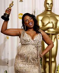 Hudson also revealed that otunga owned a firearm, which she believed he left on their kitchen counter to frighten her. Jennifer Hudson Starportrat News Bilder Gala De
