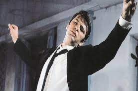 Ο ταχυδρόμος), αφιερωμένο στον γιώργο σεφέρη. Nikos Koyrkoylos H Agnwsth Diplh Tragwdia Poy Stoixeiwse Th Zwh Toy Makeleio Gr