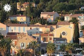 Epingle Par Office De Tourisme Le Lavandou Sur Le Lavandou Authentique Village De Pecheurs Et Station Balneaire Le Lavandou Le Pradet Office De Tourisme