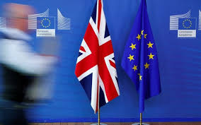 What does αντιμετωπίζουν ένα δίλημμα mean in english? To Dilhmma Gia To Brexit Dilhmma Anamesa Se Yfesh Kai Oikonomikh Anasa