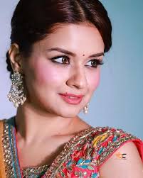 Avneet Kaur's traditional ethnic elegance