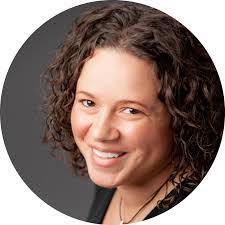 Holly Barnard's Instagram, Twitter & Facebook