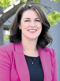 Tammy Downes's Instagram, Twitter & Facebook