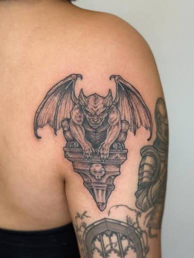 A guardian on the shoulder 🗿 love how this gargoyle piece came out — cool medieval vibes all the way! . . . . . . . . #SanDiegoTattoos #OceanBeachTattoo #GargoyleTattoo #BlackAndGreyTattoo #SanDiegoTattooArtists