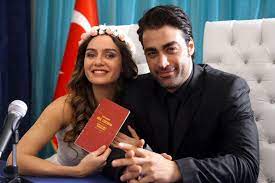 In 2020, she had a leading role in the play keşanlı ali destanı and portrayed the character of zilha. Kucuk Aga Bild Birce Akalay 13 Von 17 Filmstarts De