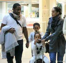 Check spelling or type a new query. Filho De Tais Araujo Chama Atencao Por Semelhanca Com Pai Lazaro Ramos Em Aeroporto Foto Purepeople