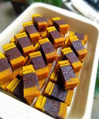 Kalau ikutkan ada lagi dua jenis, tapi tak. Kek Lapis Idola Berlapis Kaya Horlicks Milo Super Sedap Ni