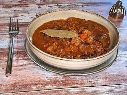 Recette traditionnelle de boeuf à faire en cocotte préparation : Recettes De Daube Et Joue